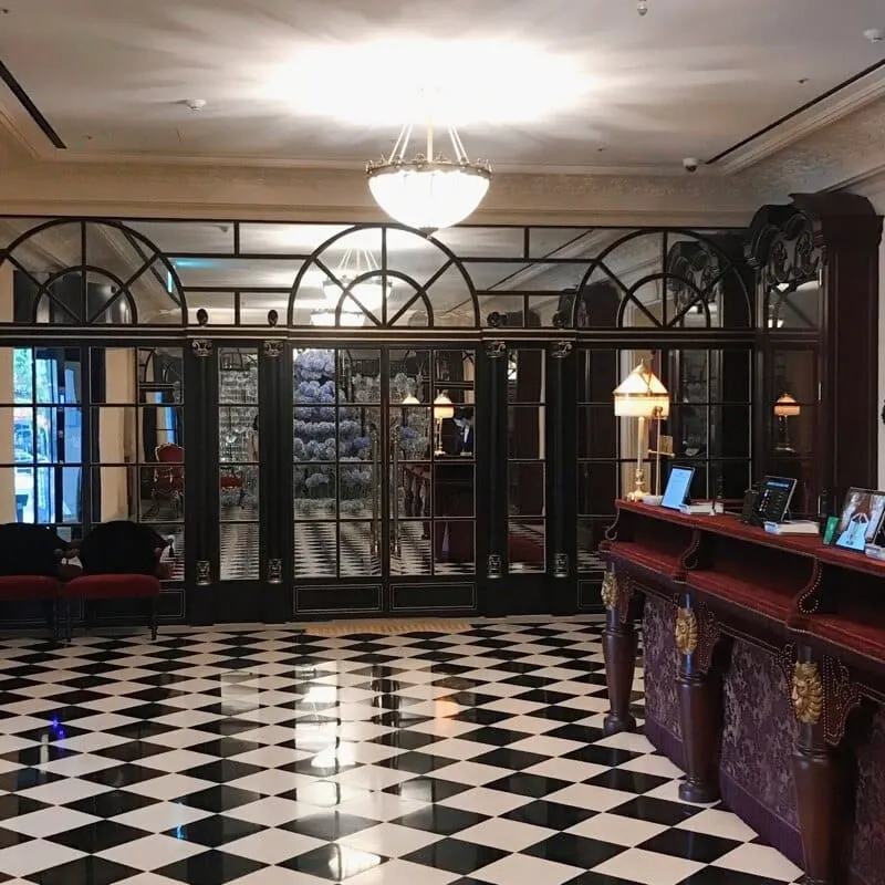 L’Escape Hotel
