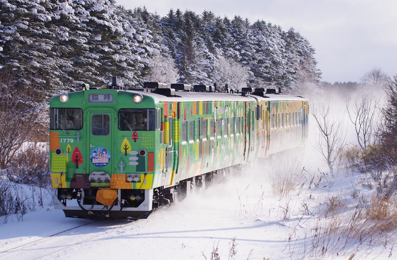 冬季限定でオホーツク海沿岸を走るJRの観光列車「流氷物語号」。「流氷ノロッコ号」の後継として、2017年から運行を開始した。