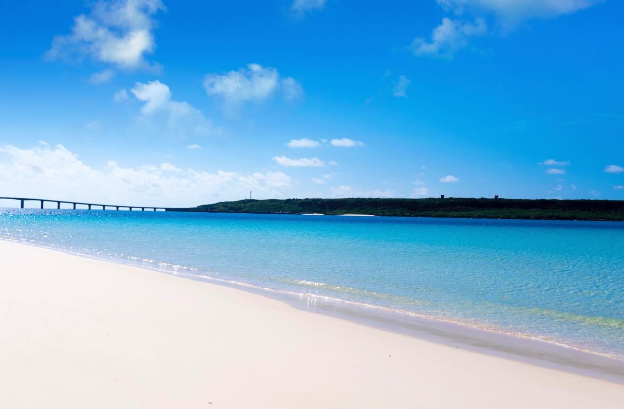 海びらきが行われる与那覇前浜。「東洋一美しい」と称されるこちらのビーチでトライアスロンのスイムも行われる。