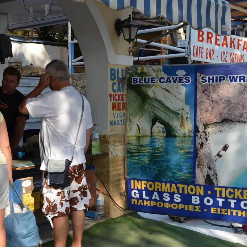 Greece サントリーニだけじゃない、ギリシャの美しい島