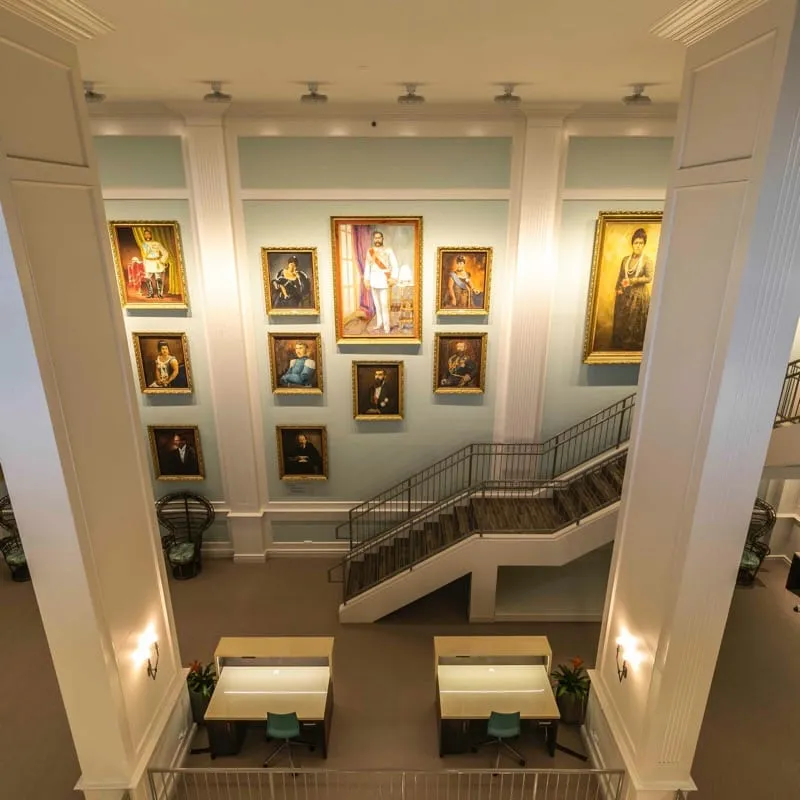 Queen Kapiolani Hotel クイーン・カピオラニ・ホテル