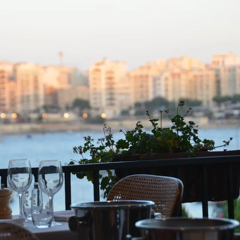 Malta 地中海のマルタ共和国で、極上リゾート体験