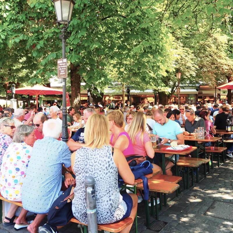 Viktualienmarkt ヴィクトアリエンマルクト