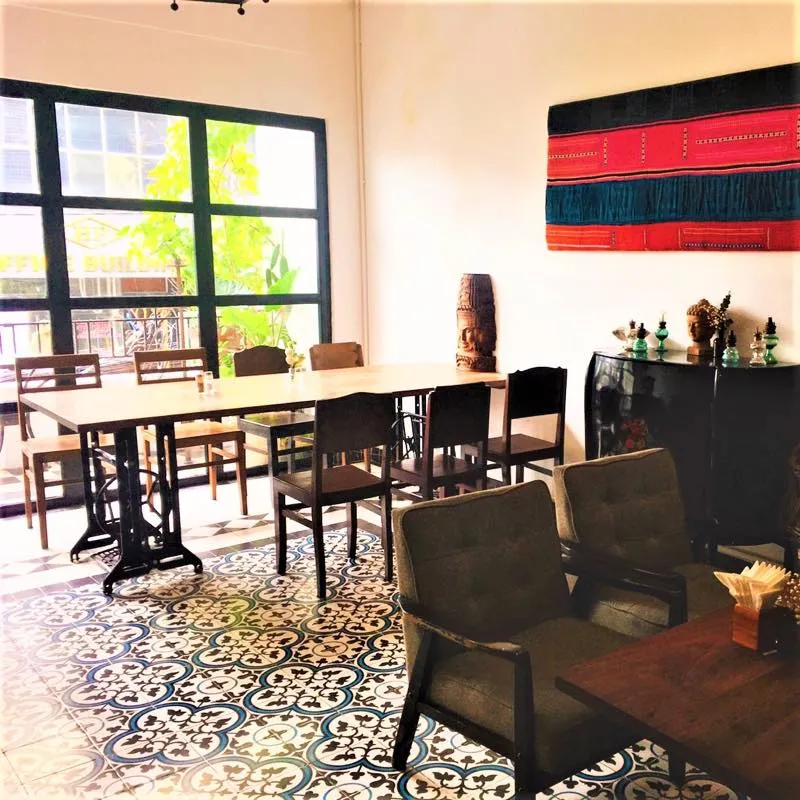 The Vintage Emporium ザ・ヴィンテージ・エンポリアム