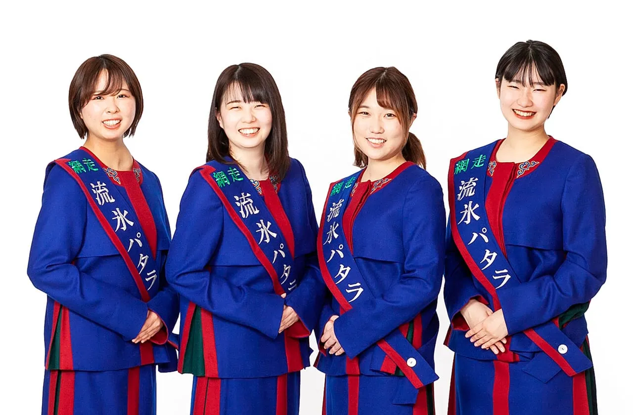 右から岡本瑞綺（おかもとみずき）さん、小池眞生（こいけまお）さん、塚野綾香（つかのあやか）さん、濱野美玖（はまのみく）さん