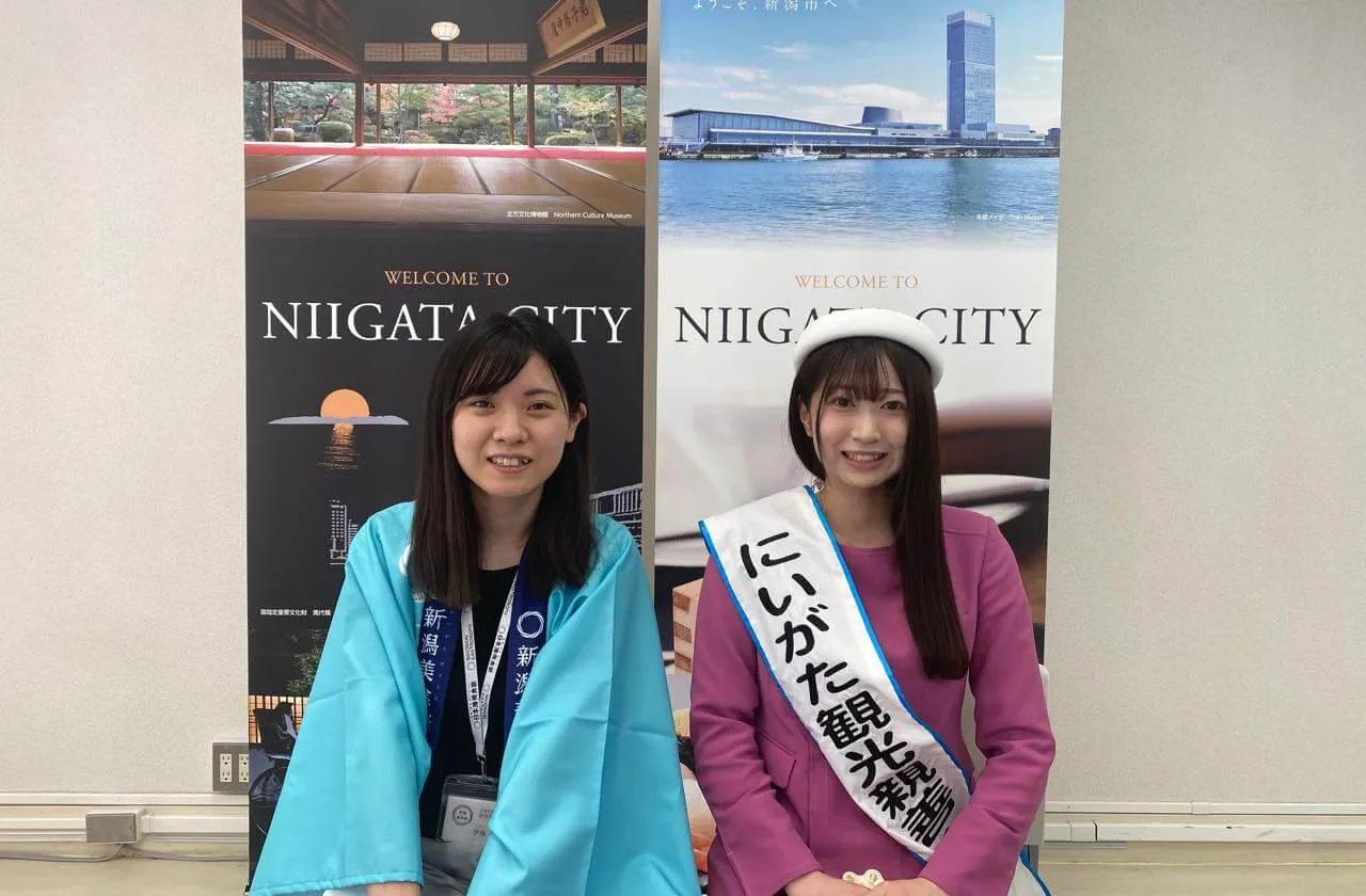 新潟県観光協会で県のPRに尽力する伊藤さん（写真左）と、第12代にいがた観光親善大使を務める風間さん（写真右）