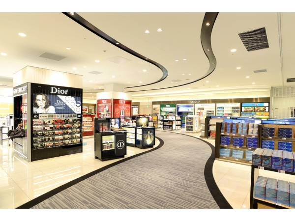 Kix Duty Free Terminal 2 Building 关西国际机场 Kix Duty Free Terminal 2 Building 关西国际机场