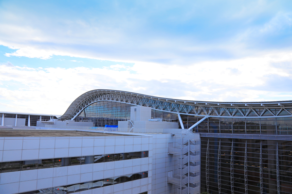 ターミナルビルは誰がデザインしたの?