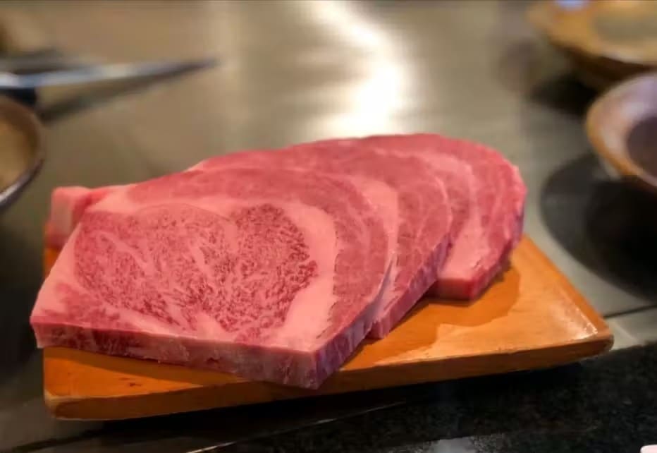 神戸グルメ徹底攻略！神戸牛・洋食・スイーツ・B級グルメまで紹介