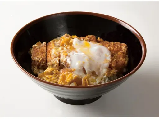 肉類餐點的蓋飯料理