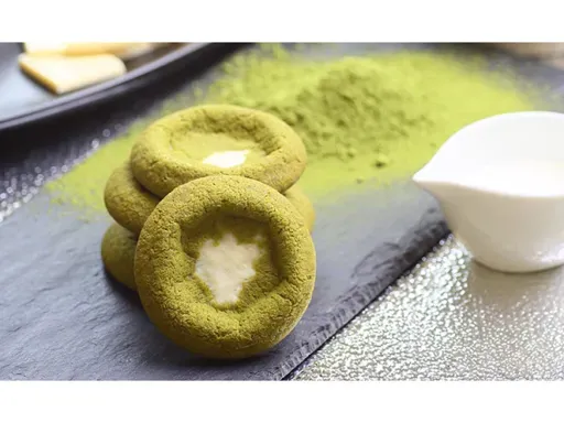 Specializing in Iconic Kansai Treats