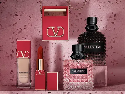 豊富なラインナップでお気に入りがみつかる化粧品・香水エリア