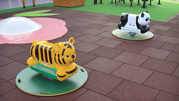 青空に包まれた公園で、思いっきり！