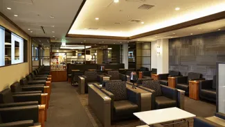 service-business2-card-member-lounge-1