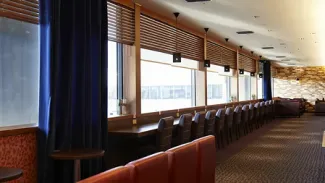 service-business2-card-member-lounge-2