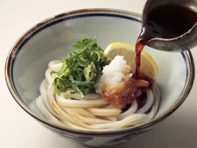 7時前オープンのレストランを特集。PCもお腹も、出発前に充電を。